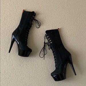 6 inch stilletos - Hella